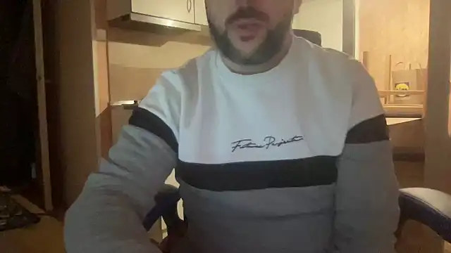 Snapshot of RedDante89 chatting on 01-01-25, 12:53 RedDante89 online show from 01-01-25, 12:53