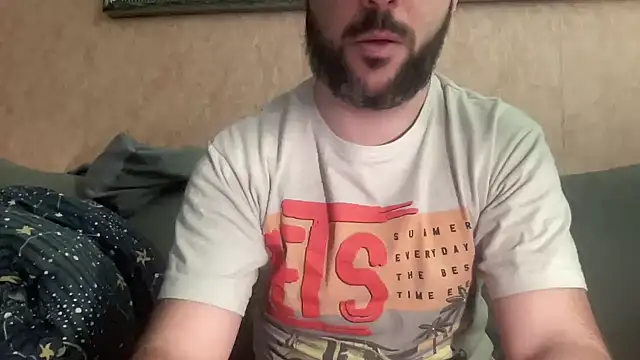 Snapshot of RedDante89 chatting on 01-20-25, 11:02 RedDante89 online show from 01-20-25, 11:02