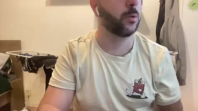 Snapshot of RedDante89 chatting on 10-25-25, 08:11 RedDante89 online show from 10-25-25, 08:11