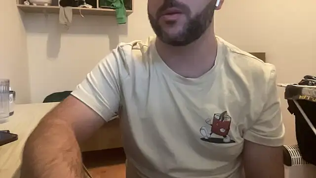 Snapshot of RedDante89 chatting on 10-26-25, 08:31 RedDante89 online show from 10-26-25, 08:31