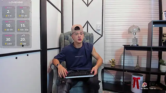 JuniorMorris  online show from 10-25-25, 09:42