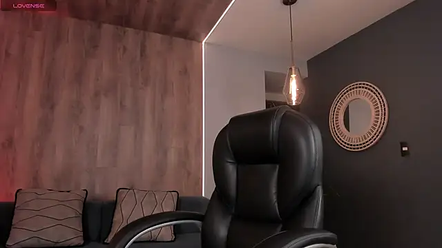 RoxanneHill  online show from 12-01-25, 11:37