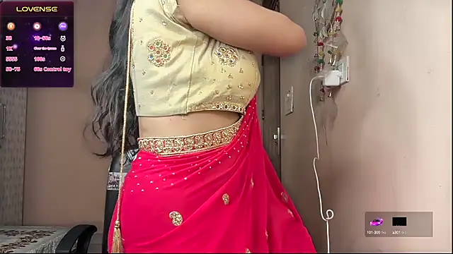 Snapshot of Spice-Summi chatting on 03-12-25, 06:44 Spice-Summi online show from 03-12-25, 06:44