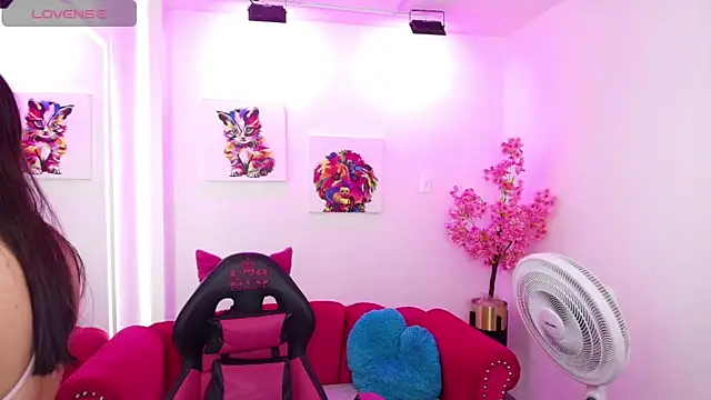 Miss dolly  online show from 10-11-25, 12:15