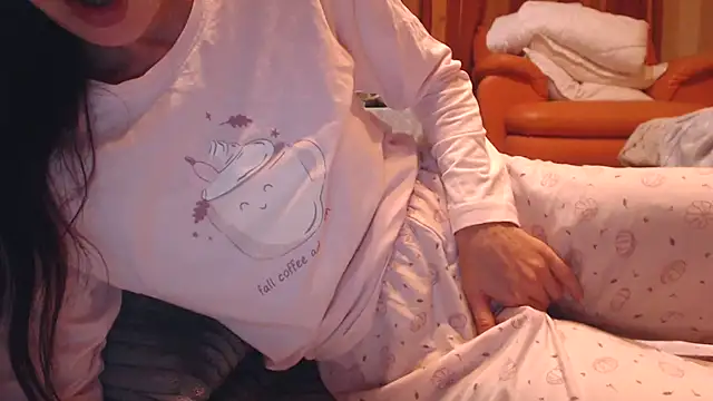 Snapshot of LovelyAndraGirl chatting on 10-29-25, 09:16 LovelyAndraGirl online show from 10-29-25, 09:16