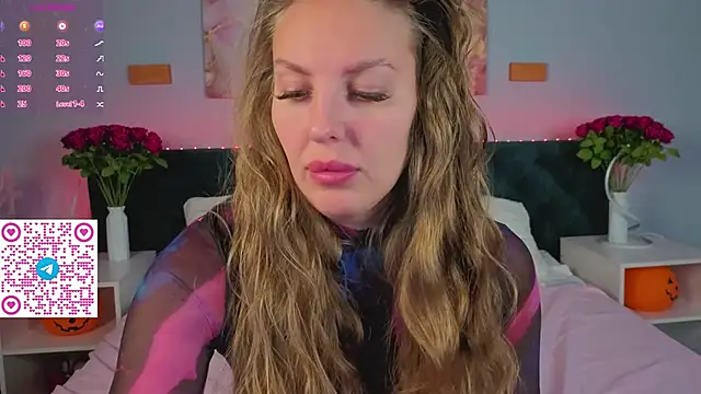 Kelly Hardy online show from 11-09-25, 01:15