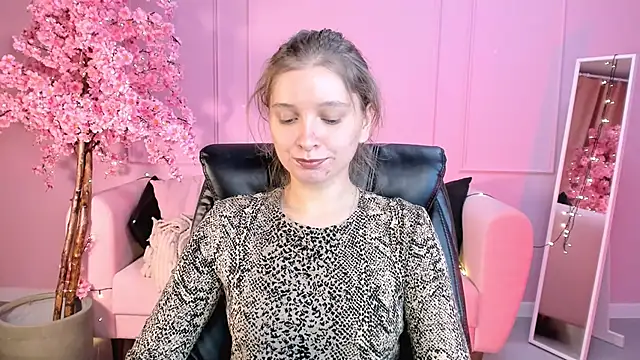 MayaSinabon online show from 01-08-25, 04:11