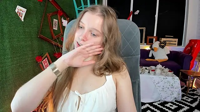 MayaSinabon online show from 02-02-25, 03:17