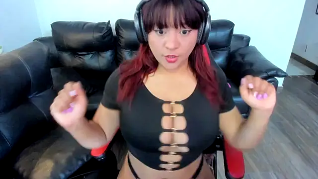 Snapshot of sofialove__ chatting on 01-29-25, 01:05 sofialove online show from 01-29-25, 01:05