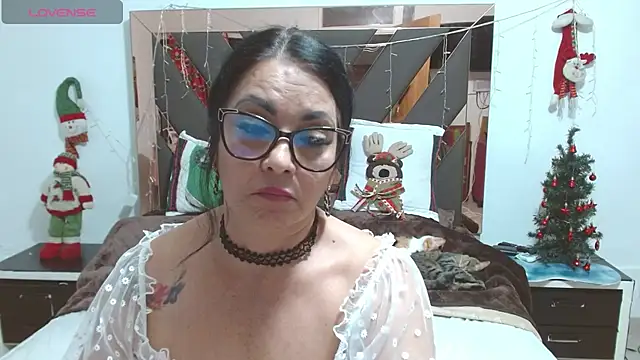 lindaesmeralda online show from 01-04-25, 02:35