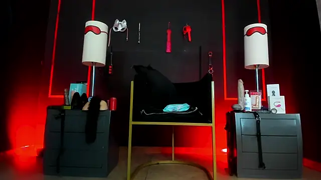 Snapshot of CharlotteScotte chatting on 12-05-25, 11:08 CharlotteScotte online show from 12-05-25, 11:08