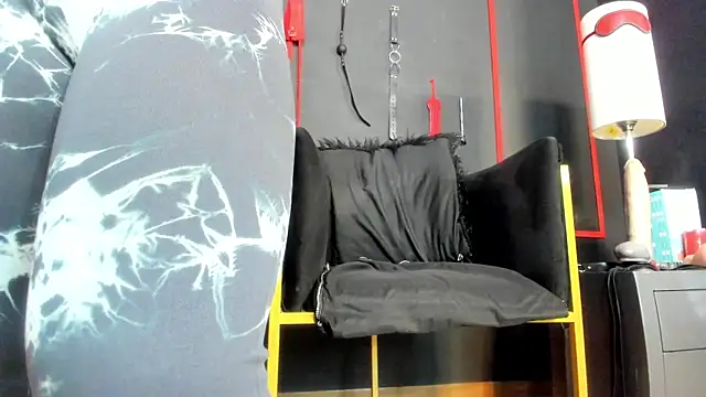 Snapshot of CharlotteScotte chatting on 01-09-26, 11:35 CharlotteScotte online show from 01-09-26, 11:35