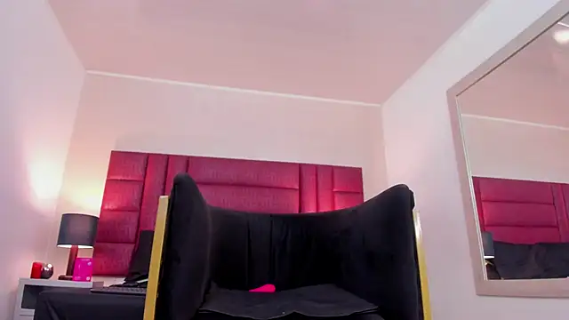 Snapshot of CharlotteScotte chatting on 02-17-26, 03:40 CharlotteScotte online show from 02-17-26, 03:40