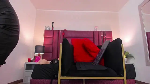 Snapshot of CharlotteScotte chatting on 02-28-26, 03:02 CharlotteScotte online show from 02-28-26, 03:02