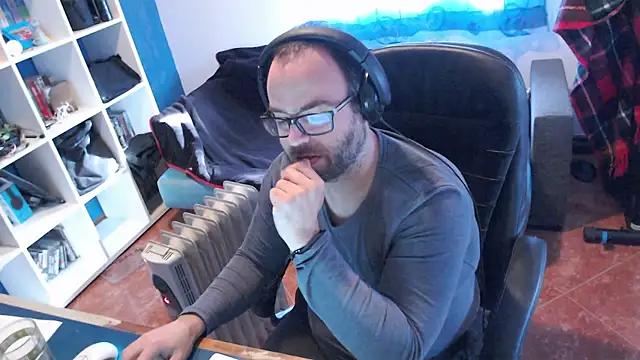 ravingr4d4 online show from 02-04-25, 03:15