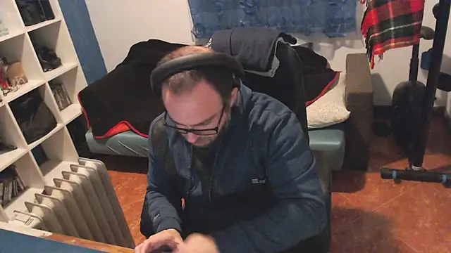 ravingr4d4 online show from 02-08-25, 10:19