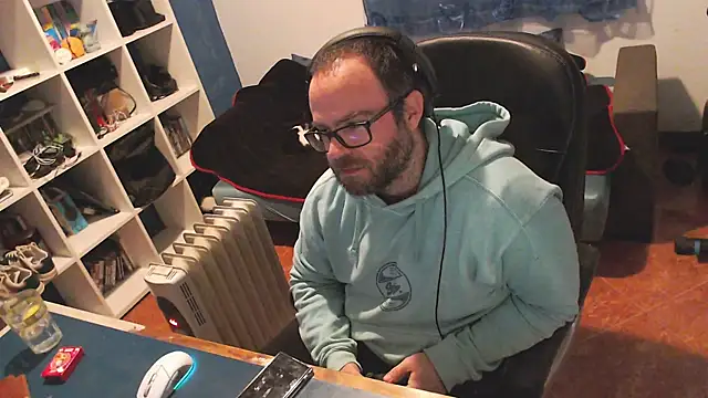 ravingr4d4 online show from 02-12-25, 09:33