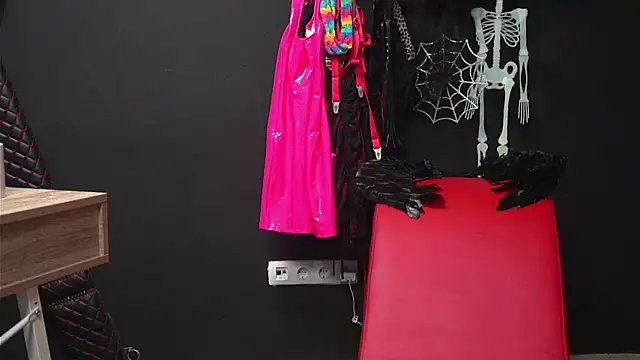 CelineConner online show from 10-30-25, 05:09