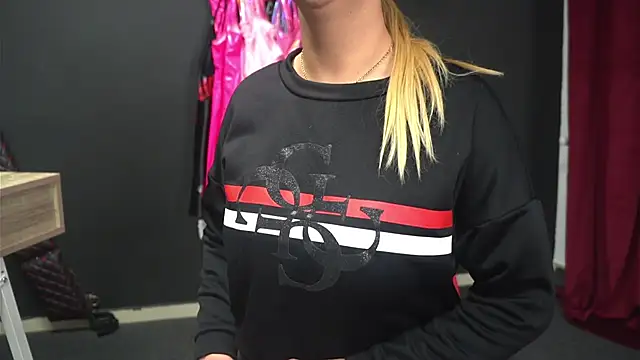 CelineConner online show from 11-19-25, 05:07