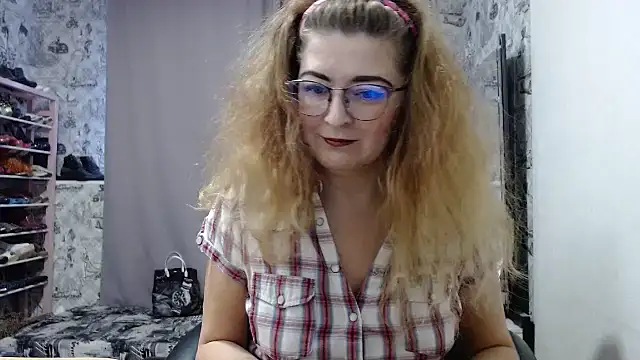 Helen1974 online show from 01-28-25, 01:05
