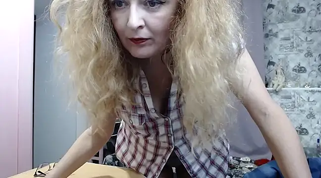Helen1974 online show from 01-28-25, 10:12