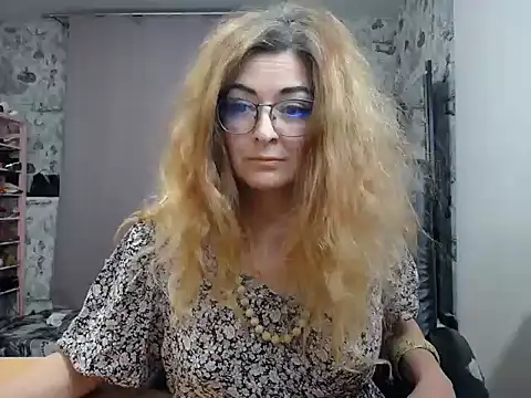 Helen1974 online show from 03-12-25, 09:24