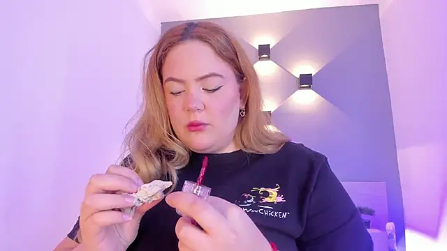 sophiarossee  online show from 01-24-25, 12:31
