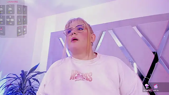 Snapshot of sophiarossee_ chatting on 02-13-26, 01:29 sophiarossee online show from 02-13-26, 01:29