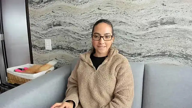 Snapshot of Sophi__a chatting on 02-11-25, 07:48 Sophi a online show from 02-11-25, 07:48