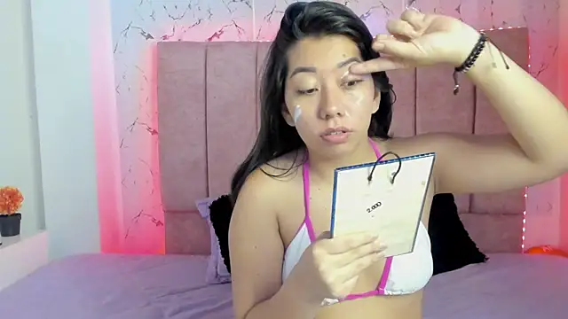 sexylaurita online show from 10-23-25, 01:32