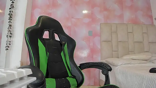 emily lean  online show from 02-03-26, 10:15