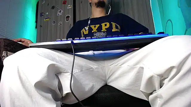 zacwatson  online show from 12-02-24, 03:36