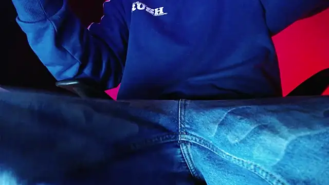 zacwatson  online show from 11-08-25, 05:40