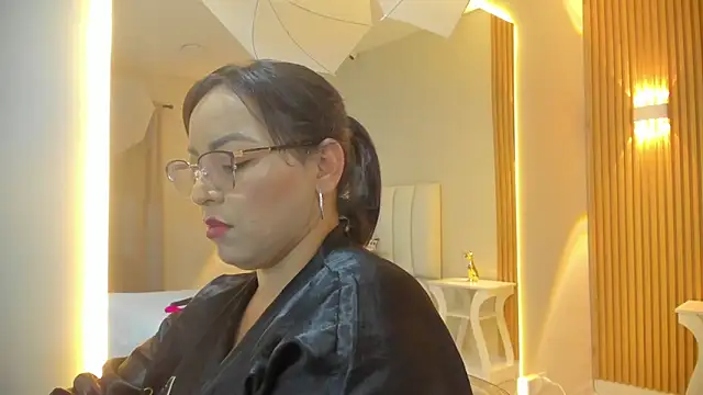 Romina017 online show from 10-04-25, 12:08