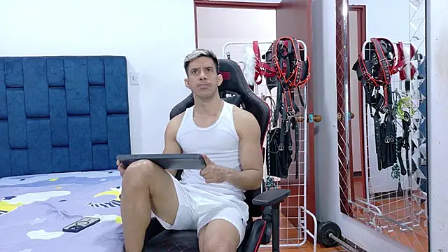 JoseRumbero26 online show from 12-20-25, 05:53