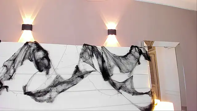 Lilly 2809  online show from 10-19-25, 04:02