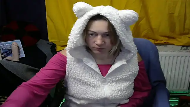 Snapshot of wLESLYMOSw chatting on 12-17-24, 08:43 wLESLYMOSw online show from 12-17-24, 08:43