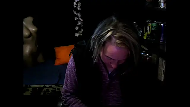 Snapshot of wLESLYMOSw chatting on 10-15-25, 08:47 wLESLYMOSw online show from 10-15-25, 08:47