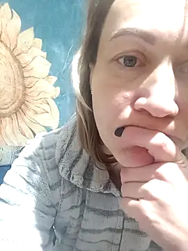 wLESLYMOSw online show from 11-30-25, 09:02