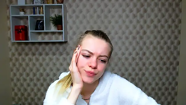 AliceFlirtt  online show from 10-22-25, 09:42