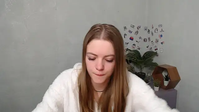 AliceFlirtt  online show from 11-04-25, 09:30