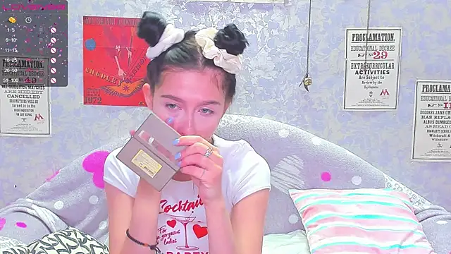 Vanessa Florence online show from 12-08-24, 01:24