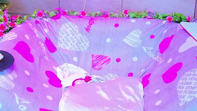 Vanessa Florence online show from 03-20-25, 04:18