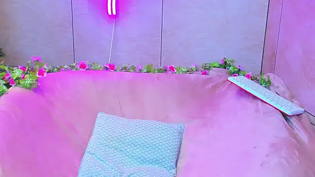 Vanessa Florence online show from 03-21-25, 12:40