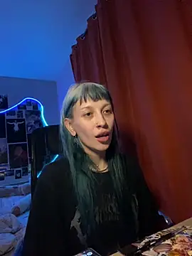 Snapshot of Dooubletroublee chatting on 10-15-25, 02:33 Dooubletroublee online show from 10-15-25, 02:33