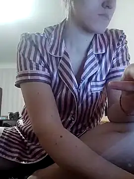 Snapshot of emeli_moon chatting on 12-01-24, 07:14 emeli moon online show from 12-01-24, 07:14
