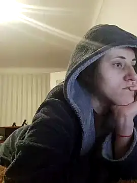 Snapshot of emeli_moon chatting on 12-29-24, 04:08 emeli moon online show from 12-29-24, 04:08