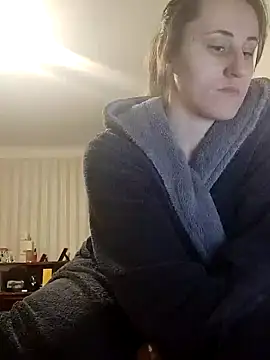 Snapshot of emeli_moon chatting on 01-02-25, 06:56 emeli moon online show from 01-02-25, 06:56