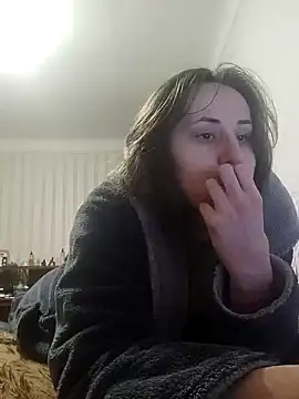 Snapshot of emeli_moon chatting on 01-28-25, 09:08 emeli moon online show from 01-28-25, 09:08
