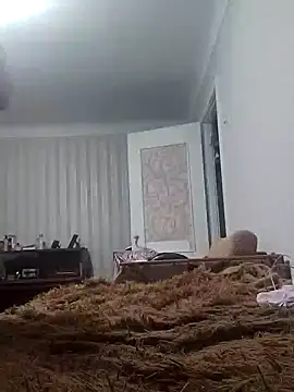 Snapshot of emeli_moon chatting on 02-03-25, 10:00 emeli moon online show from 02-03-25, 10:00